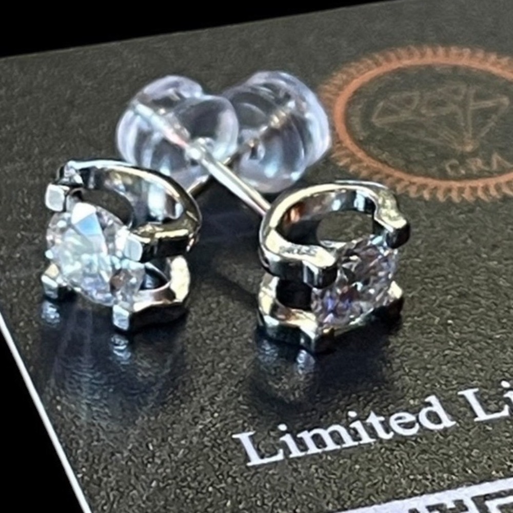 Moissanite 0.5ct Horse Shoe Setting Stud Earrings 925 Sterling Silver Round Cert